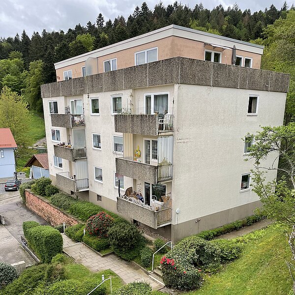 Altes, mehrstöckiges Wohnhaus Altes, mehrstöckiges Wohnhaus