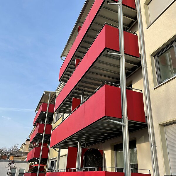 Wohnanlage Karlsruhe West neue Fassade mit Balkone Wohnanlage Karlsruhe West neue Fassade mit Balkone