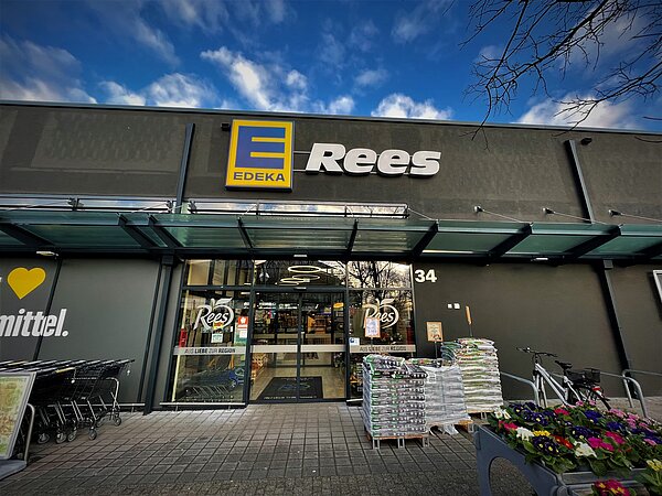 Edeka Rees Eingang Edeka Rees Eingang