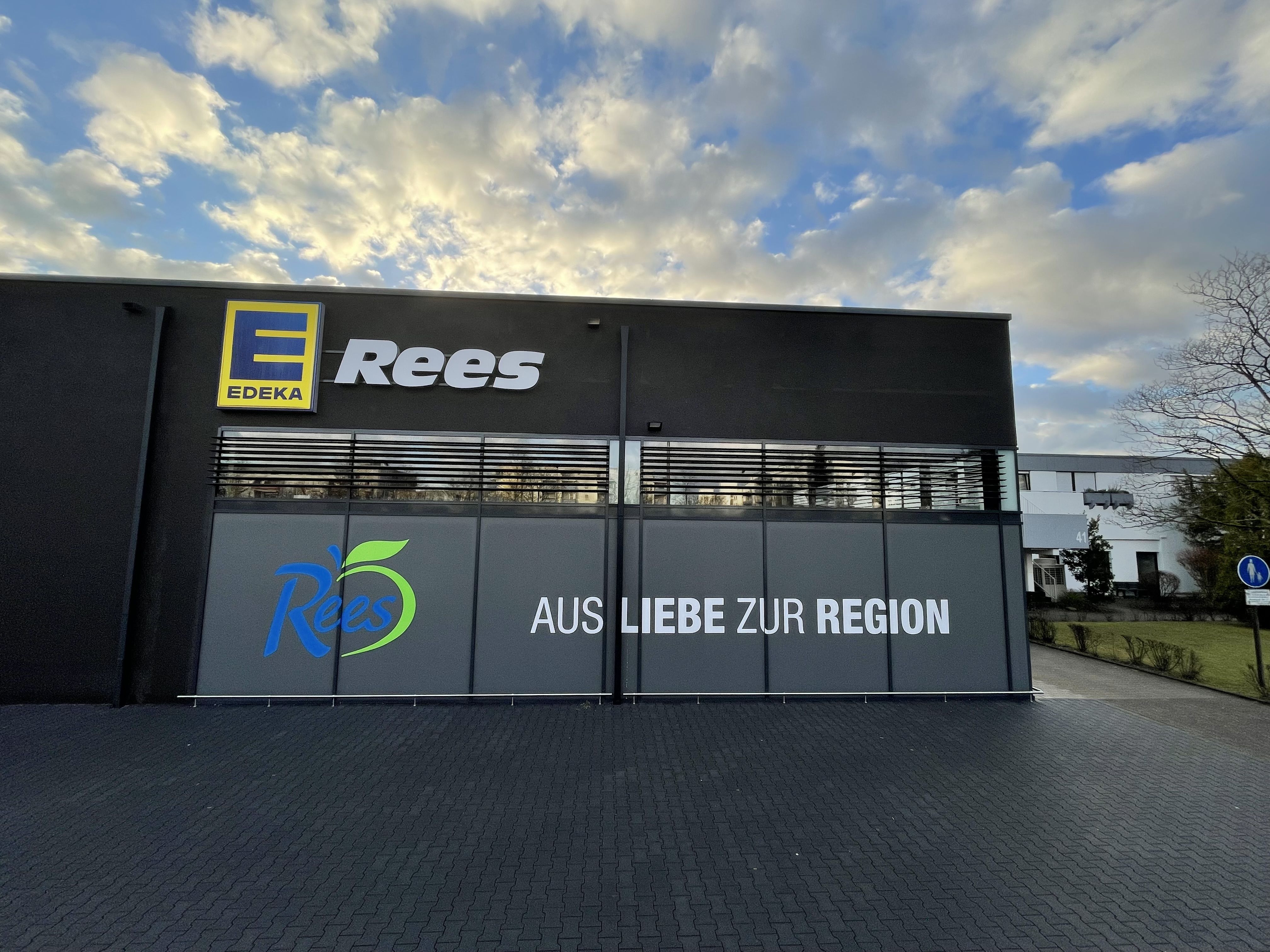 Edeka Rees hintere Fassade