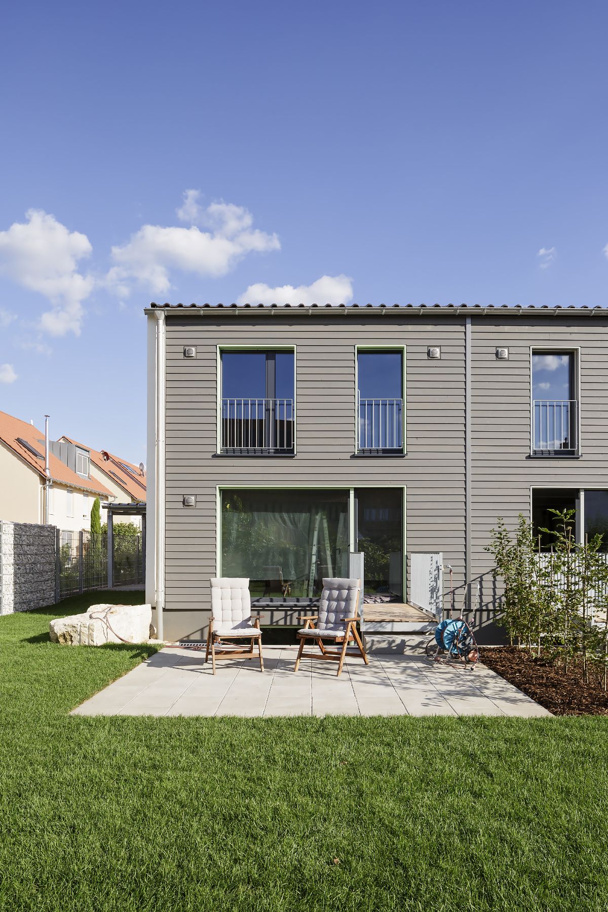 Garten und Terrasse eines Reihenhauses