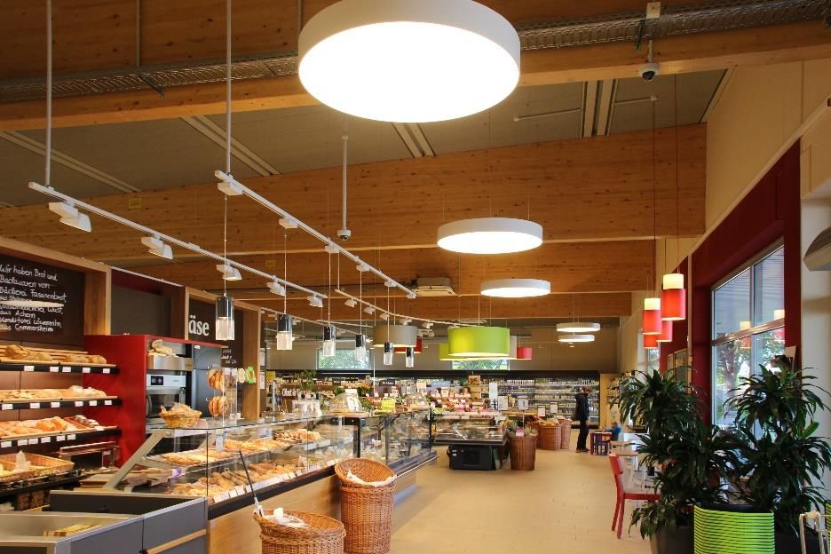 Biomarkt Innenraum mit Theken