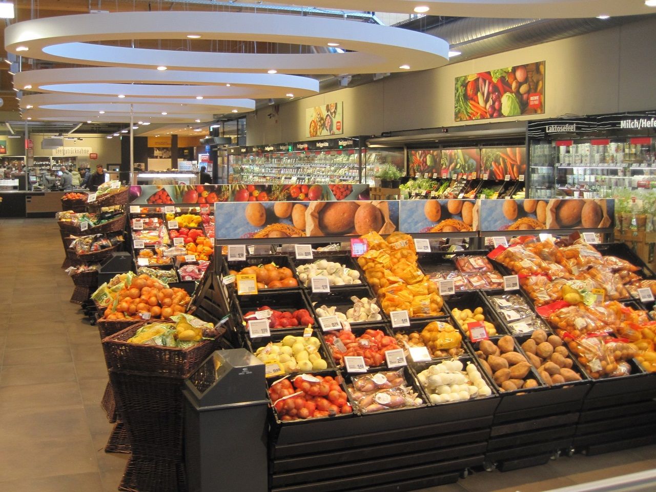 Obst- und Gemüseabteilung des Centers