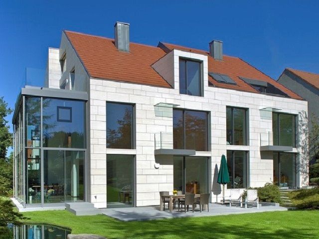 Wohnhaus mit Glasfassade